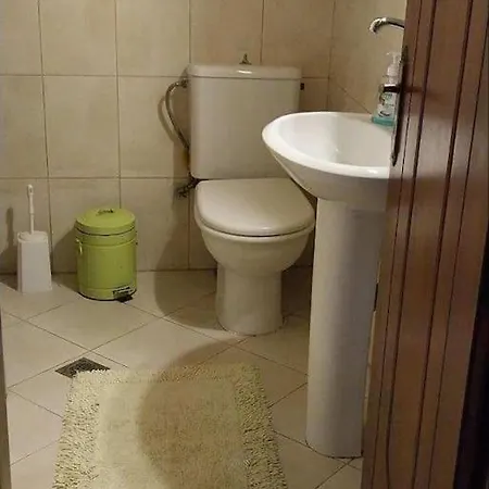 Chara's Spacious And Bright Maisonette Willa *